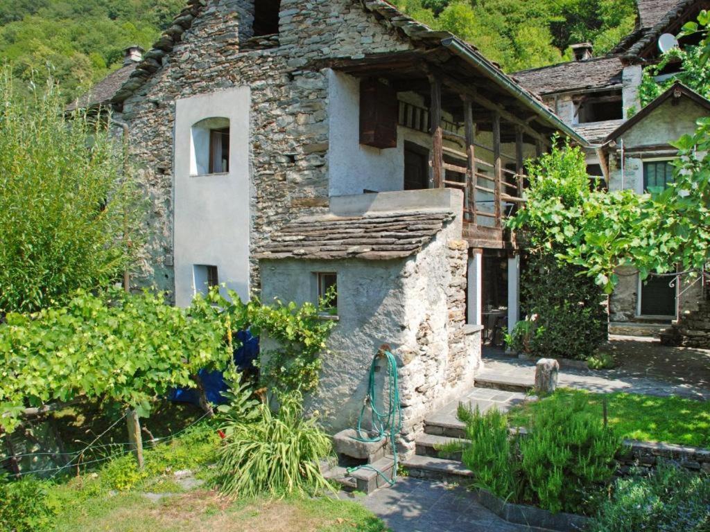 Villa Rustico Pult à Someo Extérieur photo