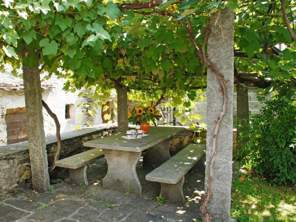 Villa Rustico Pult à Someo Extérieur photo