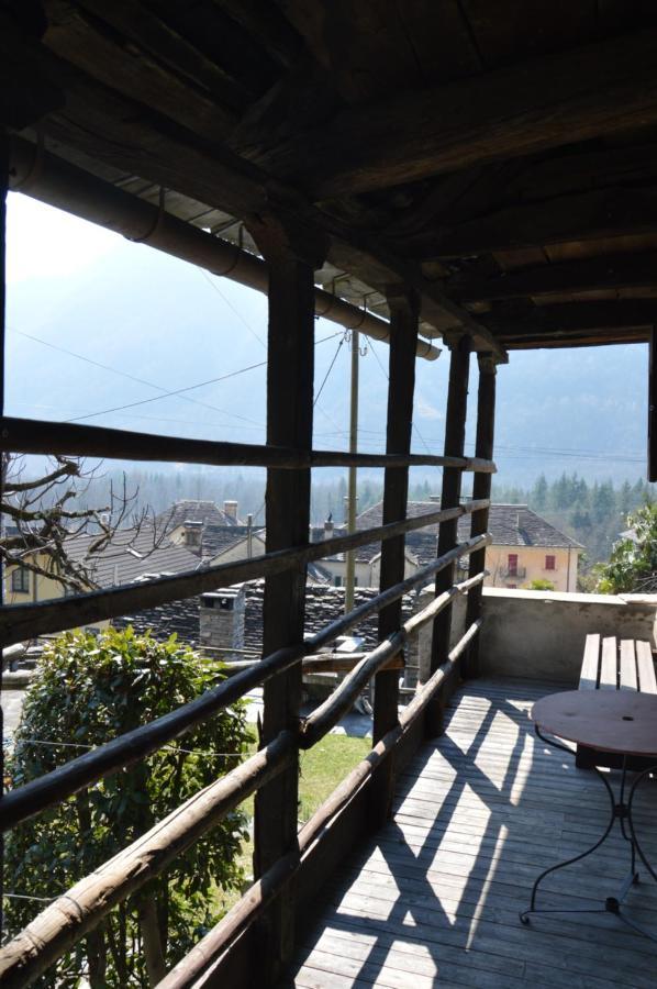 Villa Rustico Pult à Someo Extérieur photo